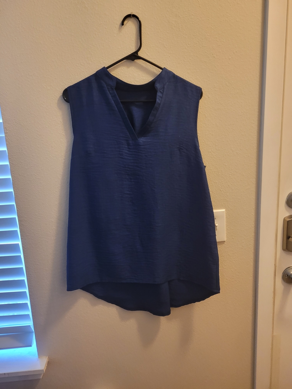 Women's Sleeveless V-Notch Blouse in Navy